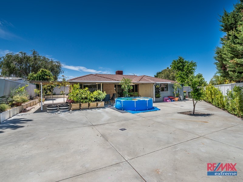 20 Woolerong Walk, Marangaroo WA 6064