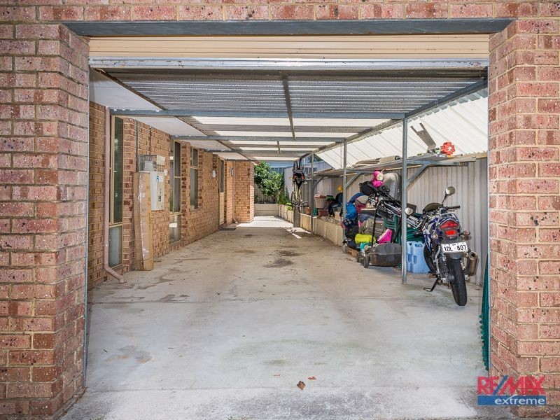 20 Woolerong Walk, Marangaroo WA 6064