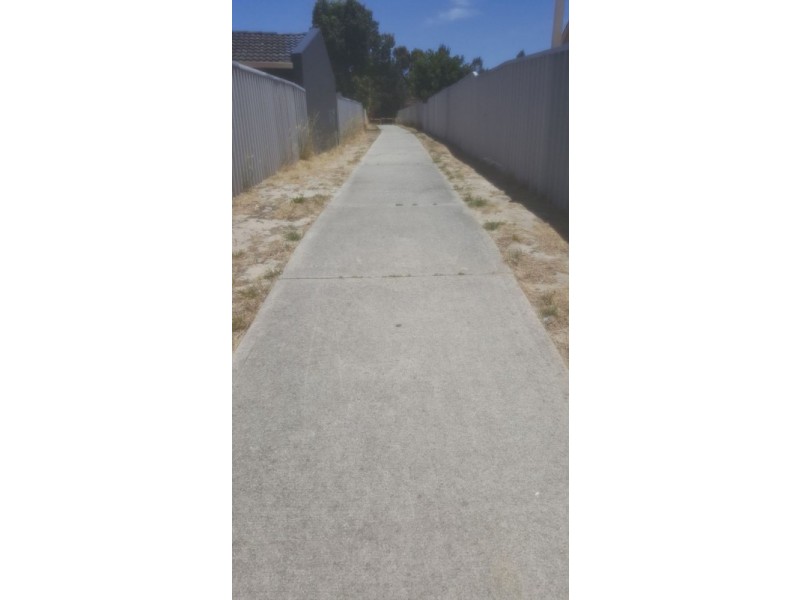 20 Woolerong Walk, Marangaroo WA 6064