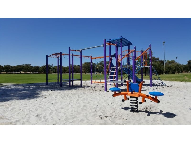 20 Woolerong Walk, Marangaroo WA 6064