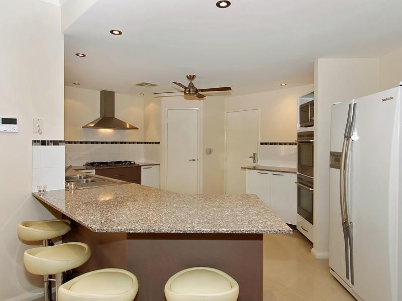 22 St Lucia Road, Iluka WA 6028