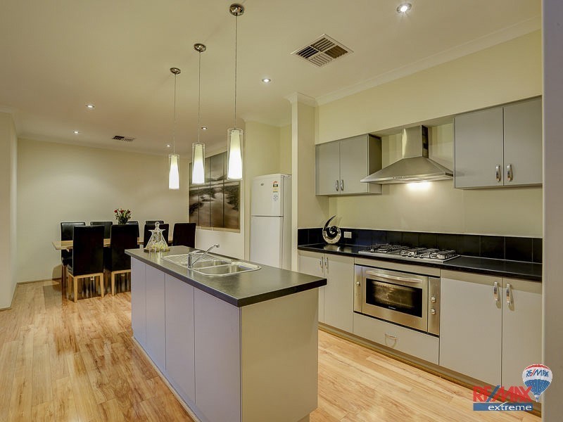 8 Sanmaria Way, Alkimos WA 6038