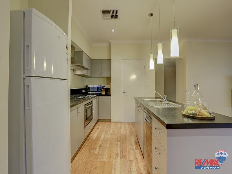 8 Sanmaria Way, Alkimos WA 6038