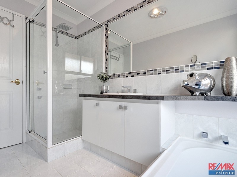 200 Delgado Parade, Iluka WA 6028