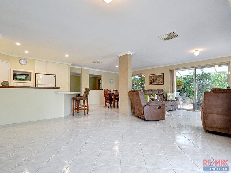 48 Selkirk Drive, Kinross WA 6028