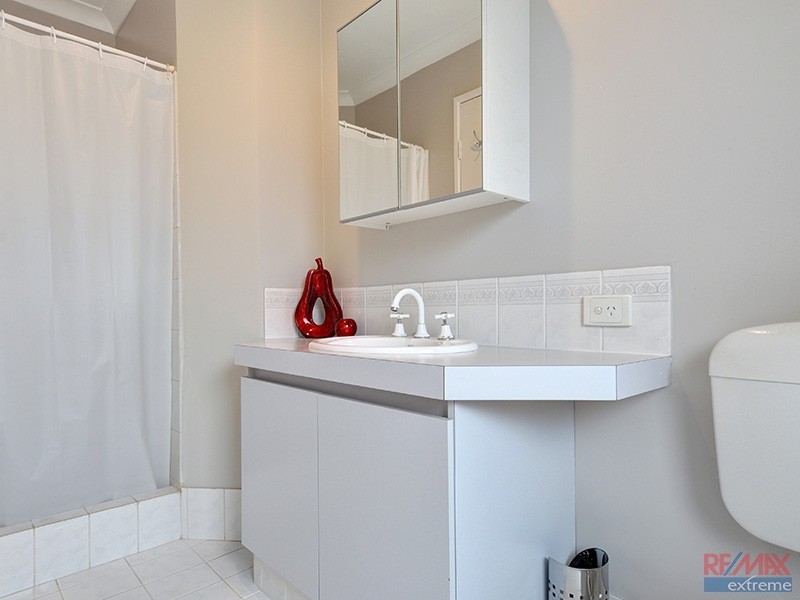 48 Selkirk Drive, Kinross WA 6028