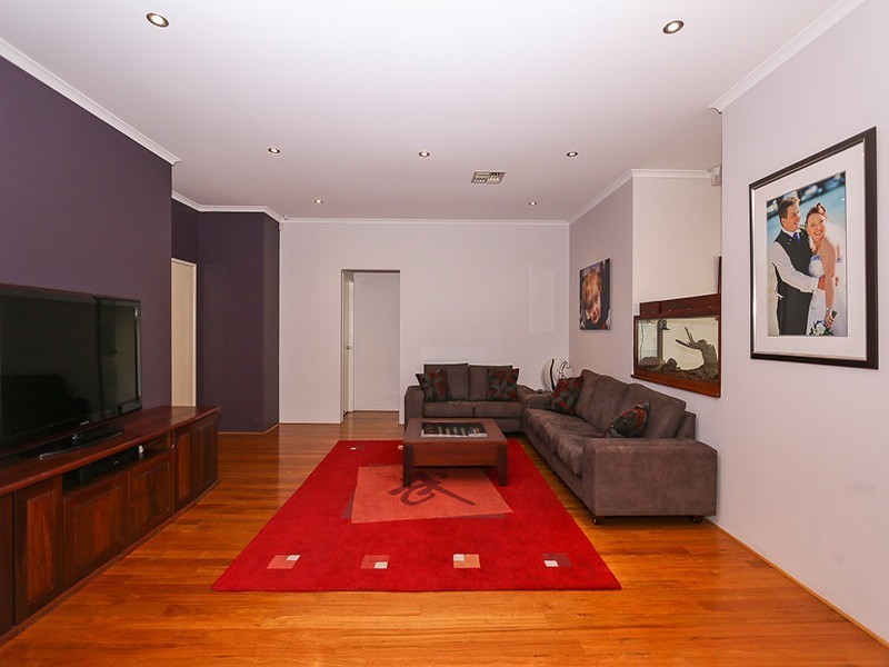 22 Ammanford Crescent, Butler WA 6036