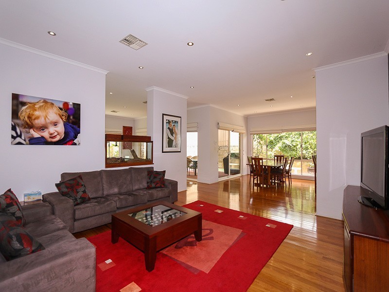 22 Ammanford Crescent, Butler WA 6036