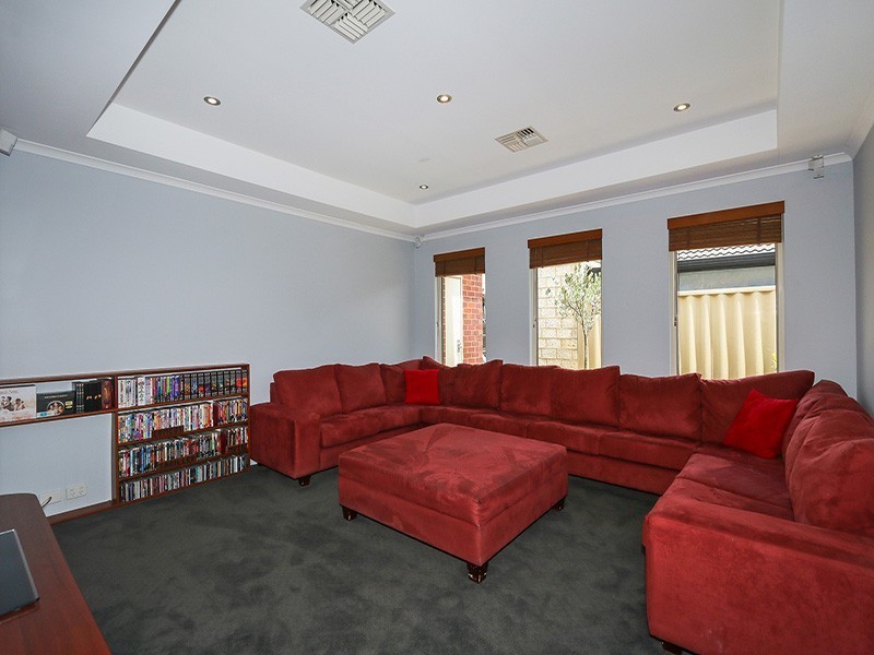 22 Ammanford Crescent, Butler WA 6036