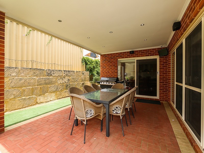 22 Ammanford Crescent, Butler WA 6036