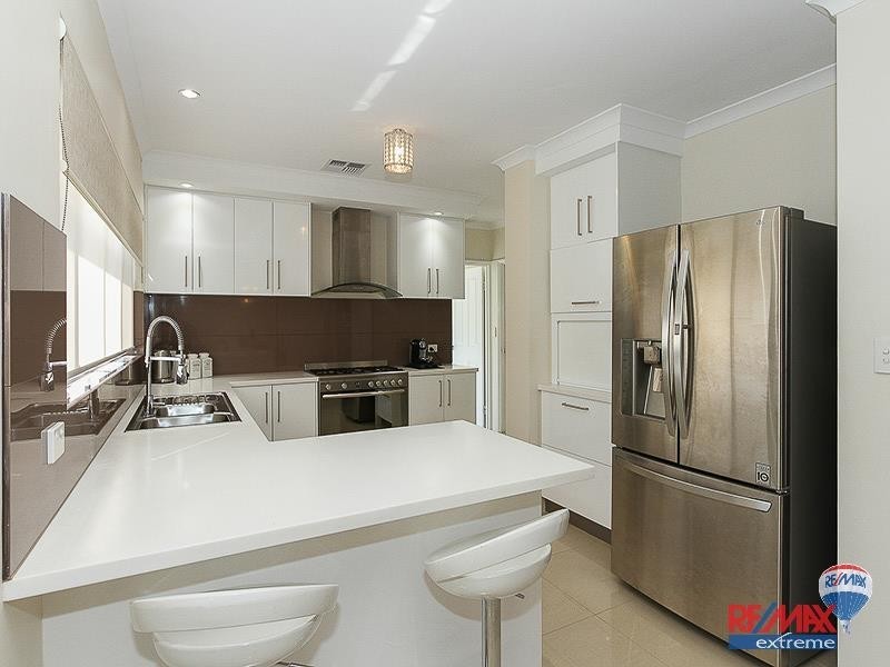 3 Blackpool Promenade, Iluka WA 6028