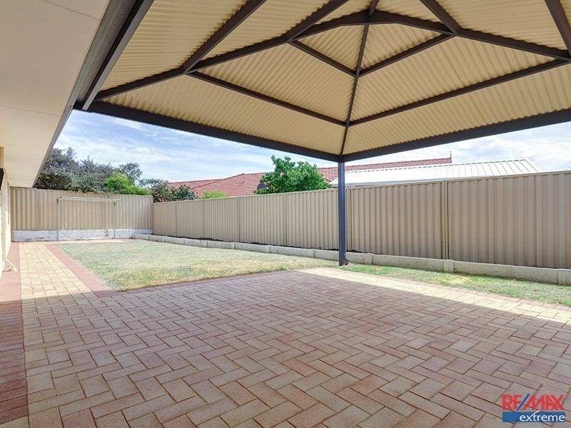 5 Indiana Way, Hocking WA 6065