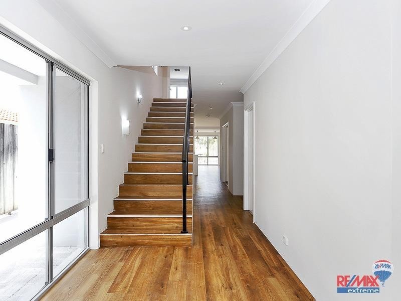 12 Monclair Pass, Currambine WA 6028