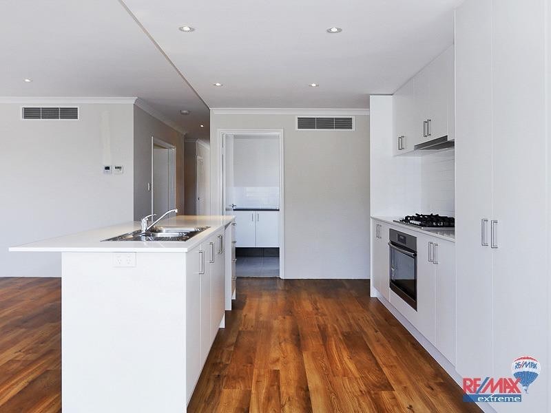 12 Monclair Pass, Currambine WA 6028