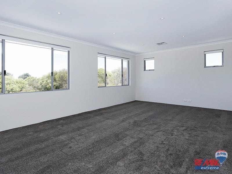 12 Monclair Pass, Currambine WA 6028