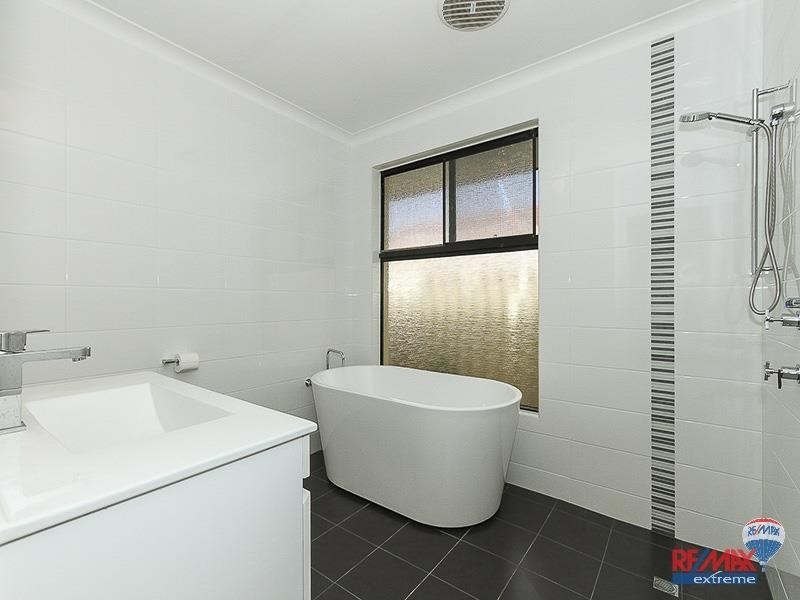 462 Shenton Avenue, Iluka WA 6028