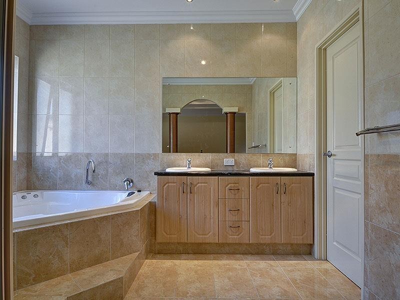 57 Kentucky Blvd, Hocking WA 6065