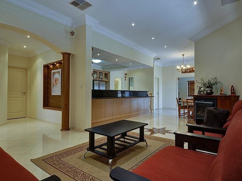 57 Kentucky Blvd, Hocking WA 6065