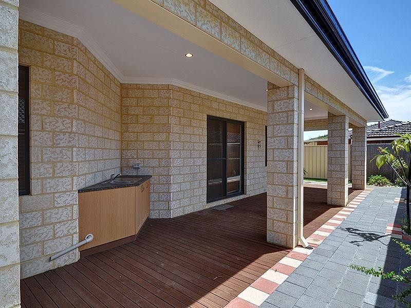 57 Kentucky Blvd, Hocking WA 6065