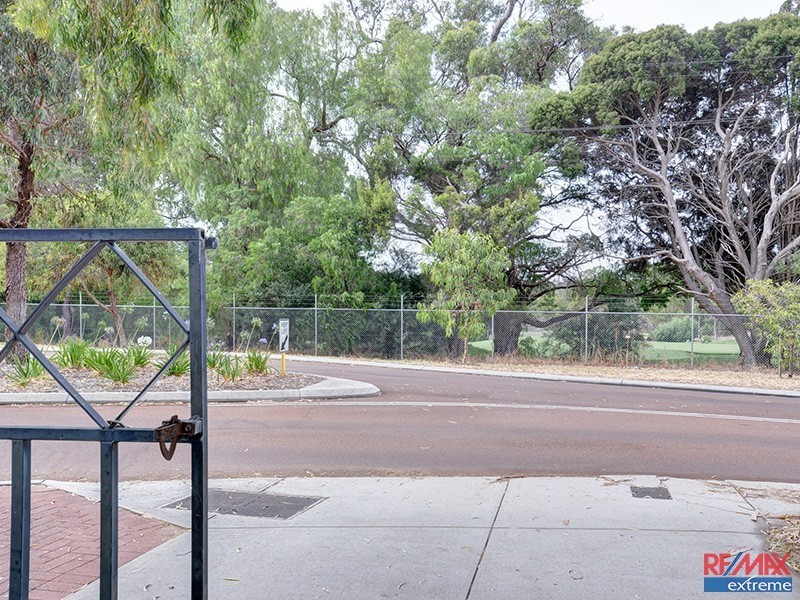127 Pascoe Street, Karrinyup WA 6018