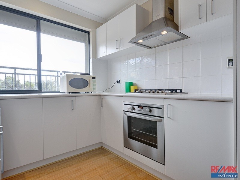 20/15 Crosthwait Circle, Tapping WA 6065