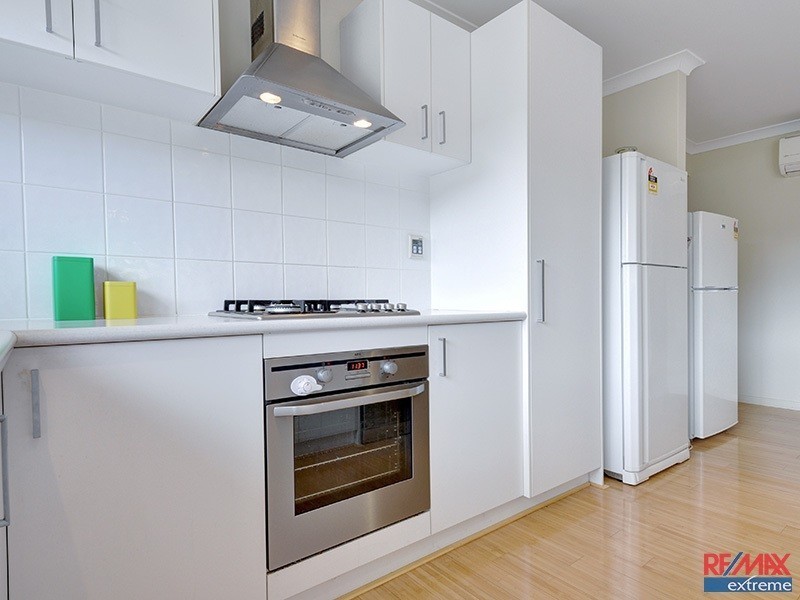 20/15 Crosthwait Circle, Tapping WA 6065
