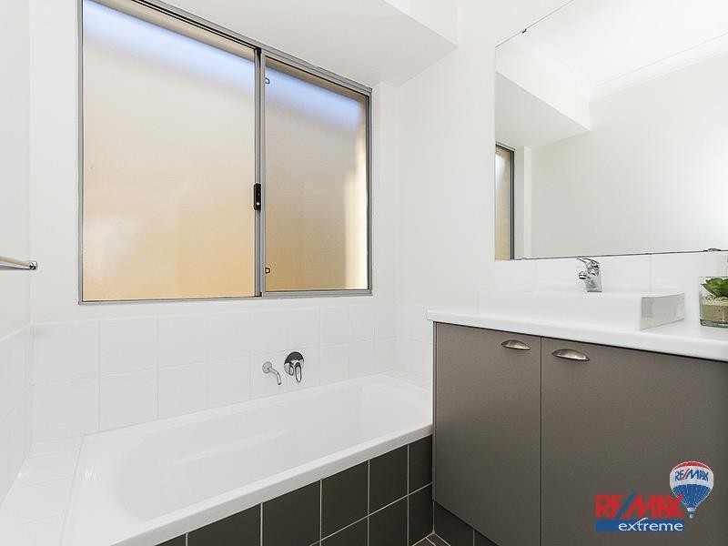 2/50 Toledo Drive, Hocking WA 6065