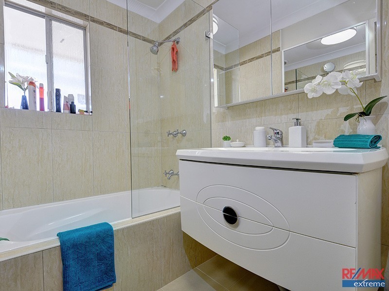 8 Waidup Street, Wanneroo WA 6065