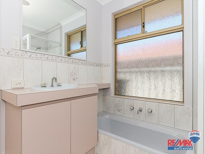 17 Fernwood Square, Padbury WA 6025