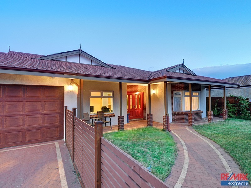 16 Delgado Parade, Iluka WA 6028