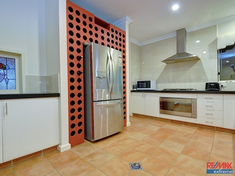 16 Delgado Parade, Iluka WA 6028