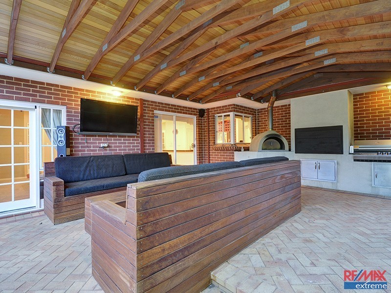 16 Delgado Parade, Iluka WA 6028