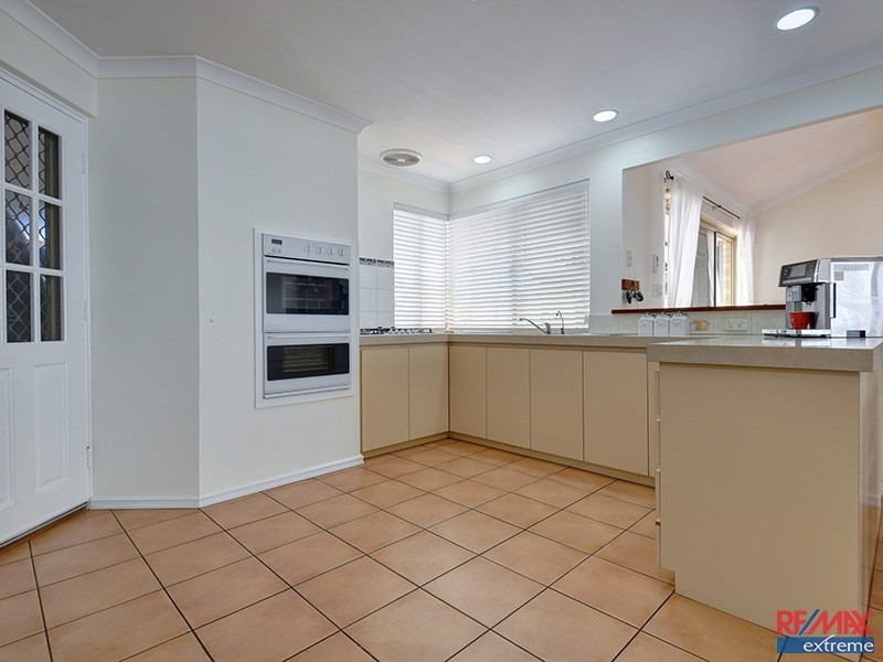 10 Carrick Way, Kinross WA 6028