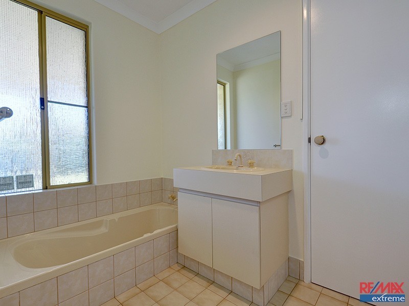 2 Stow Lane, Kinross WA 6028