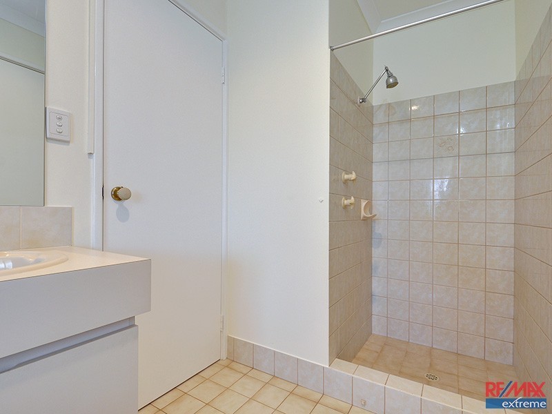 2 Stow Lane, Kinross WA 6028