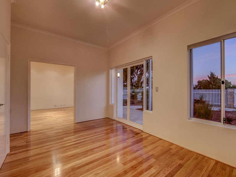 73 Lindsay Beach Blvd, Yanchep WA 6035