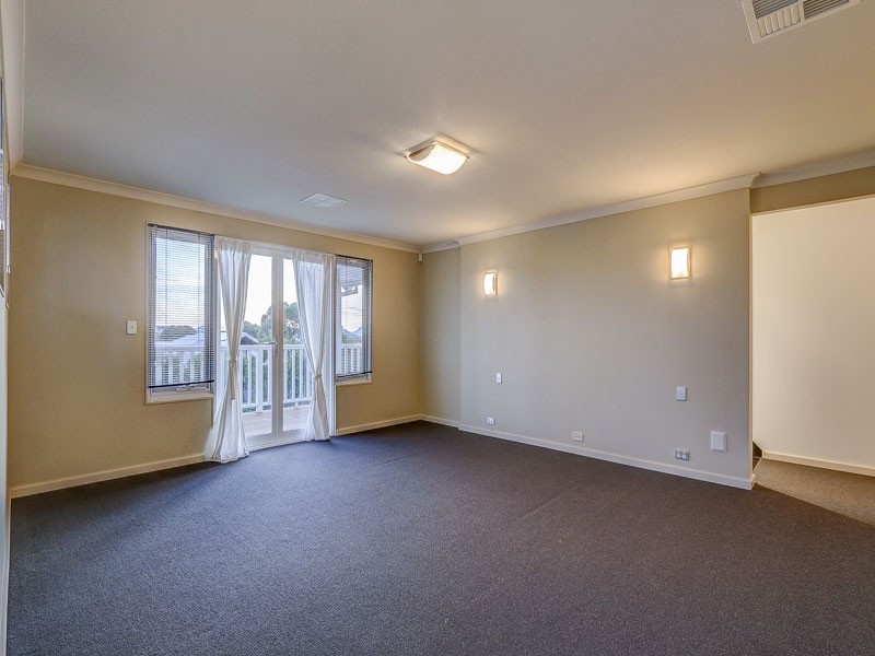 73 Lindsay Beach Blvd, Yanchep WA 6035