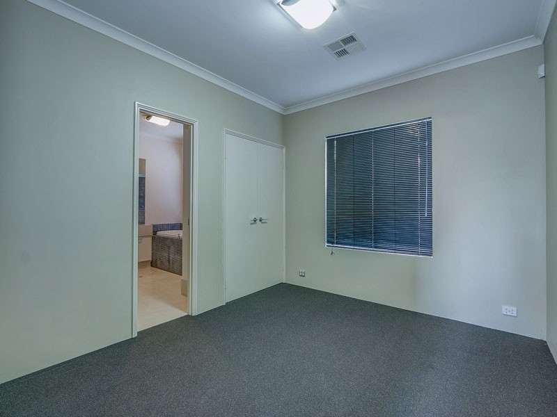 73 Lindsay Beach Blvd, Yanchep WA 6035