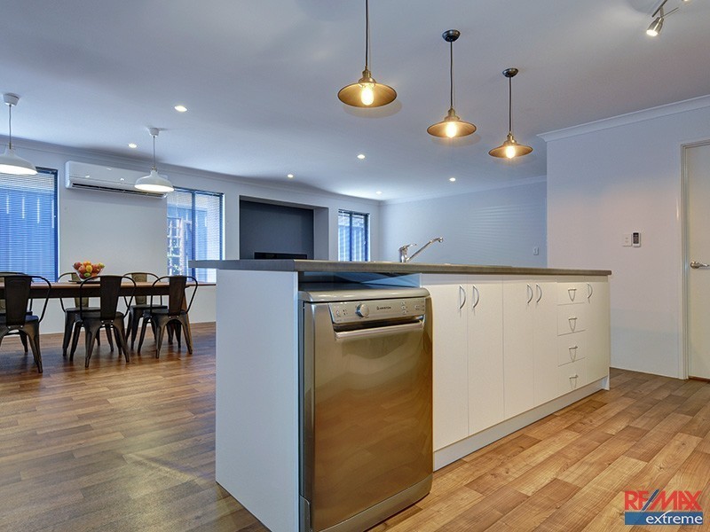 22 Chucklebud Street, Banksia Grove WA 6031