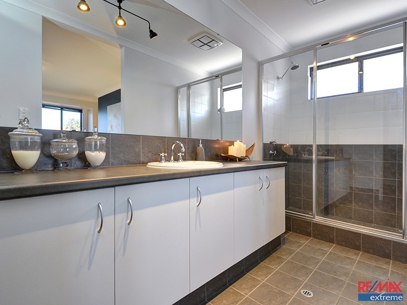 22 Chucklebud Street, Banksia Grove WA 6031