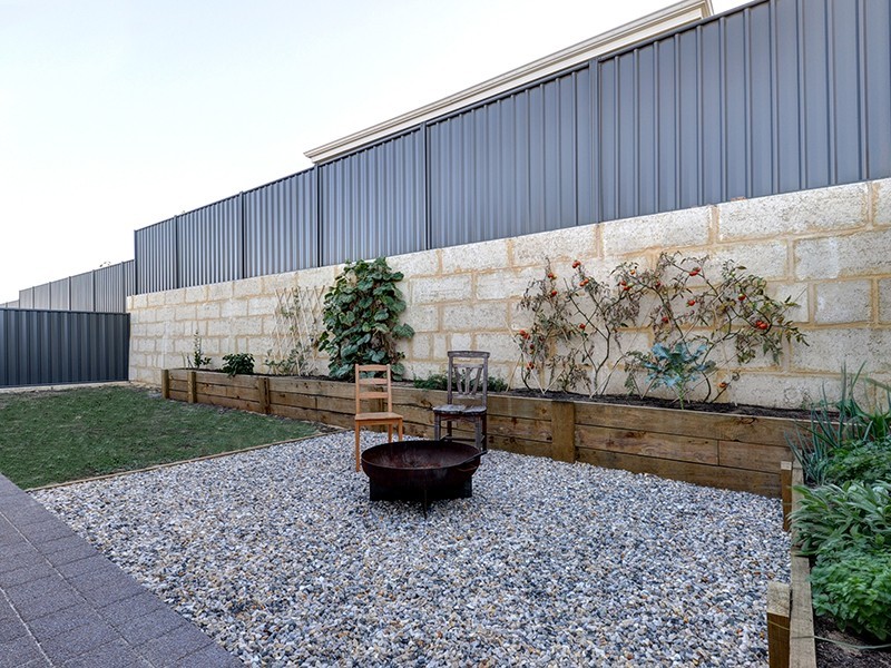 22 Chucklebud Street, Banksia Grove WA 6031