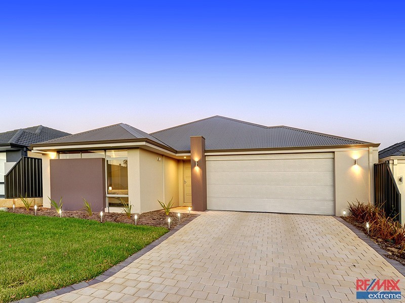 11 Nutcote Rd, Banksia Grove WA 6031