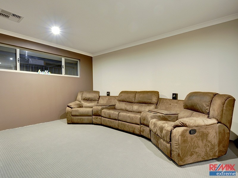 11 Nutcote Rd, Banksia Grove WA 6031