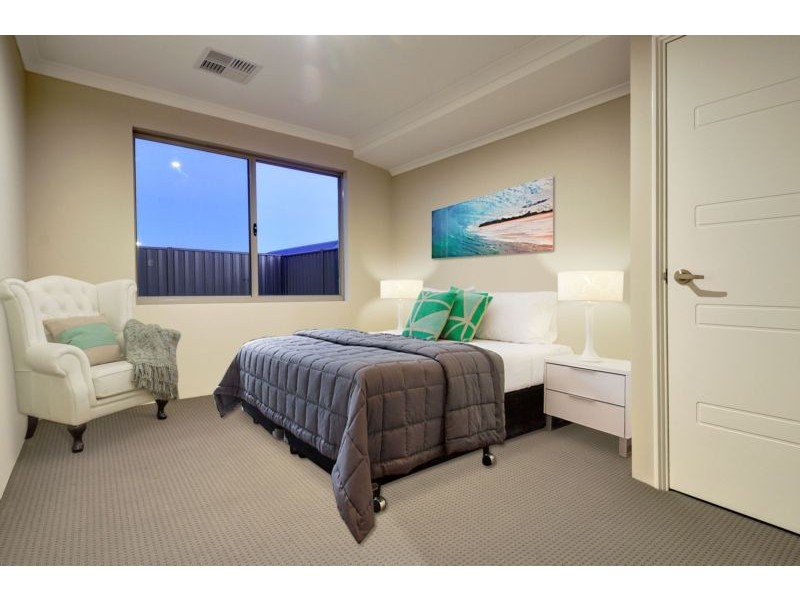 11 Nutcote Rd, Banksia Grove WA 6031