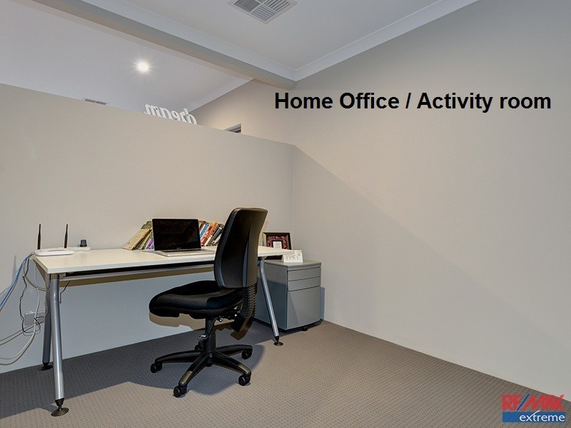 11 Nutcote Rd, Banksia Grove WA 6031