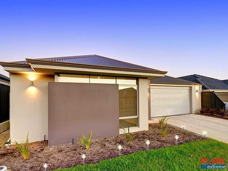 11 Nutcote Rd, Banksia Grove WA 6031