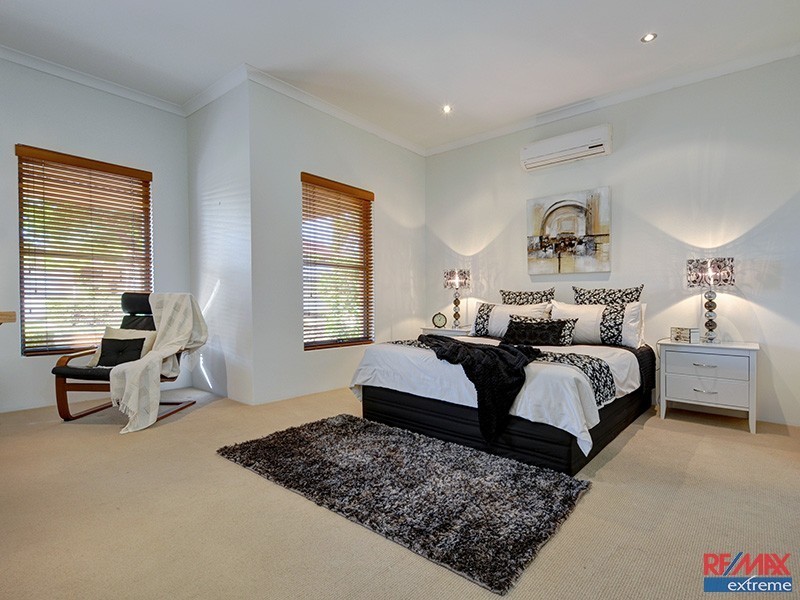 86 Willespie Drive, Pearsall WA 6065