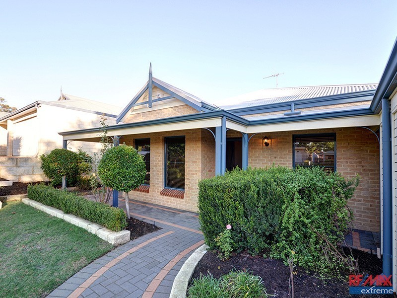 86 Willespie Drive, Pearsall WA 6065