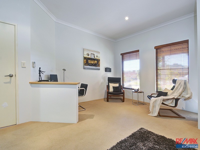 86 Willespie Drive, Pearsall WA 6065