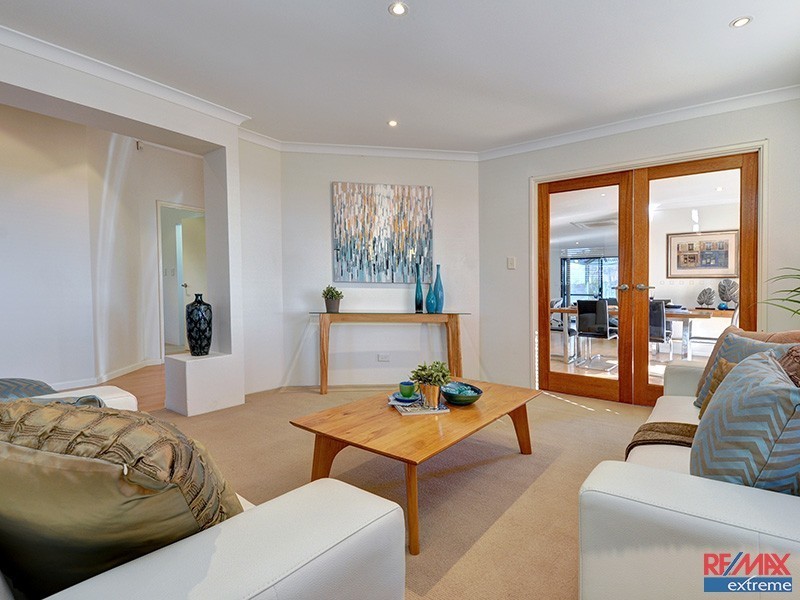 86 Willespie Drive, Pearsall WA 6065